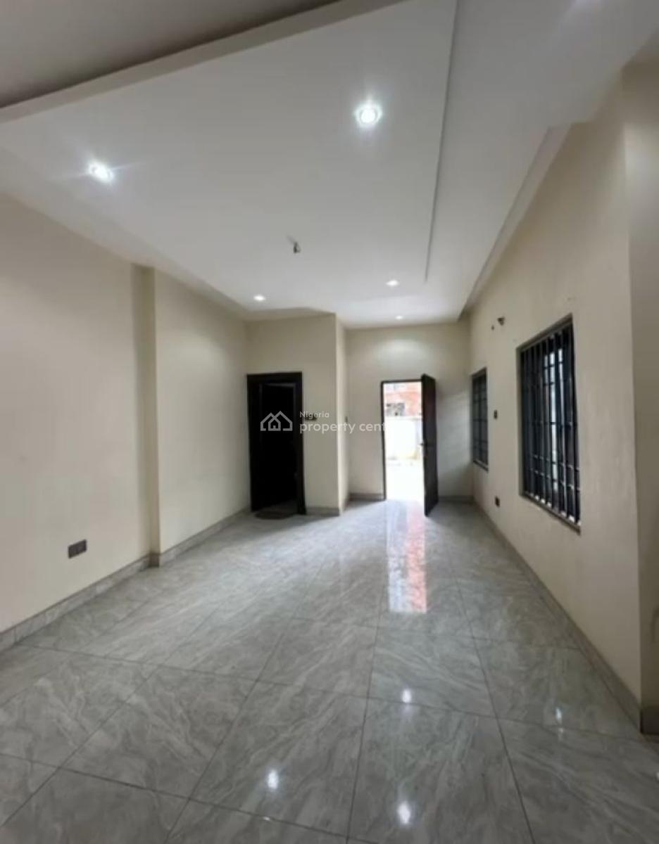Distress 4bedroom Terrace Duplex in Utako, Utako, Abuja, Terraced Duplex for Sale