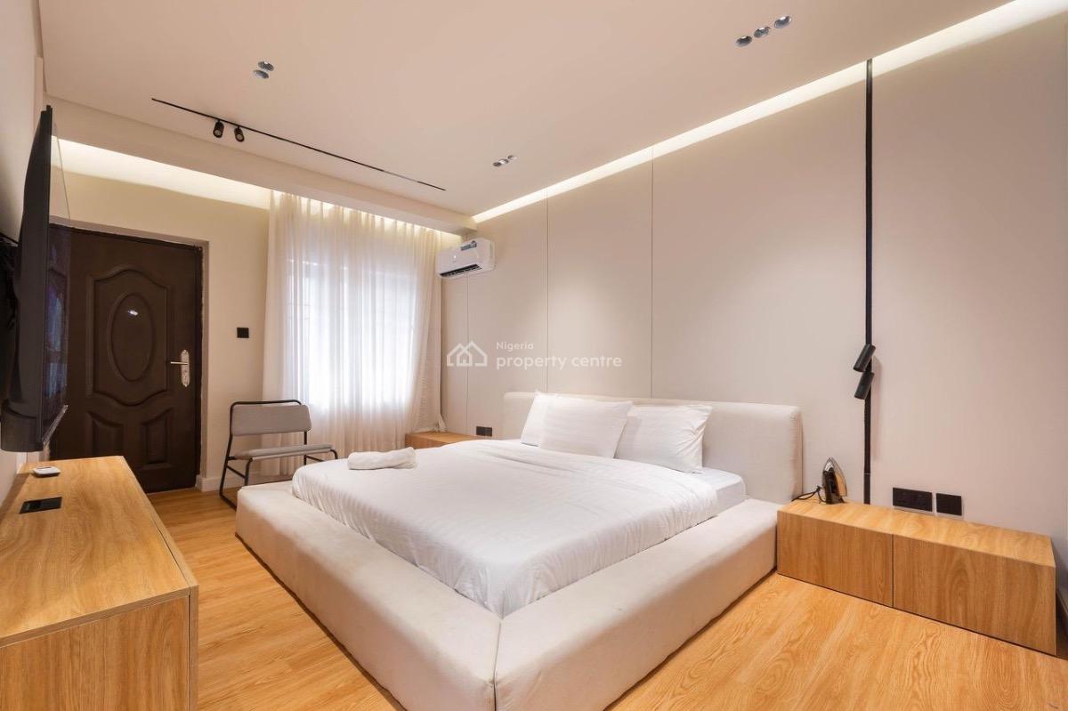 Book This Beautiful 3 Bedroom Apartment in a Serene Environment., Lekki Phase 1, Lekki, Lagos, Flat / Apartment Short Let