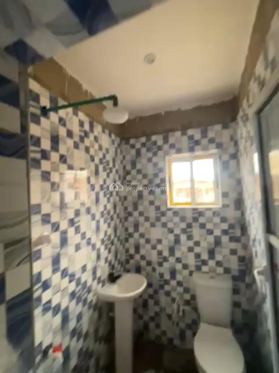 Studio Apartment, Pedro Road, Shomolu, Lagos, Flat / Apartment for Rent