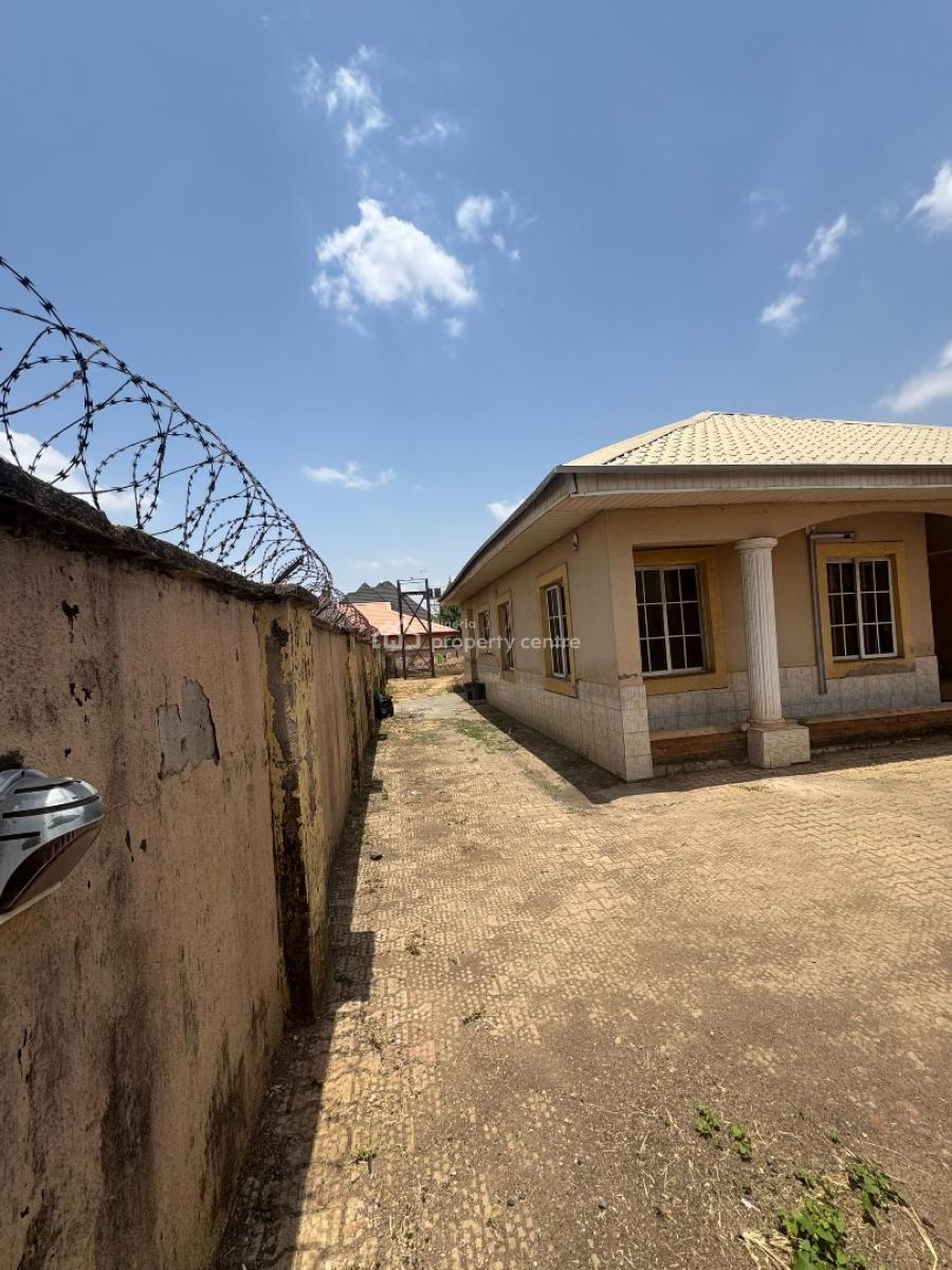 3 Bedroom Detached Bungalow with 2 Rooms Bq, Apo, Abuja, Detached Bungalow for Sale