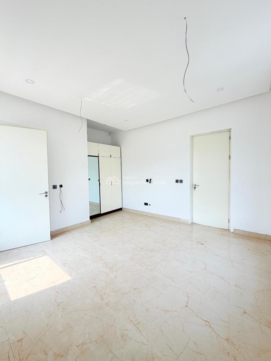 Well Detailed 4 Bedroom Maisonette, Lekki Phase 1, Lekki, Lagos, Flat / Apartment for Sale