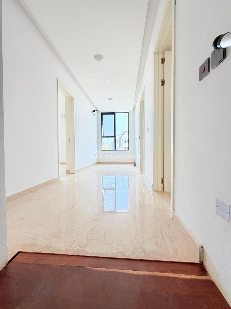 Well Detailed 4 Bedroom Maisonette, Lekki Phase 1, Lekki, Lagos, Flat / Apartment for Sale