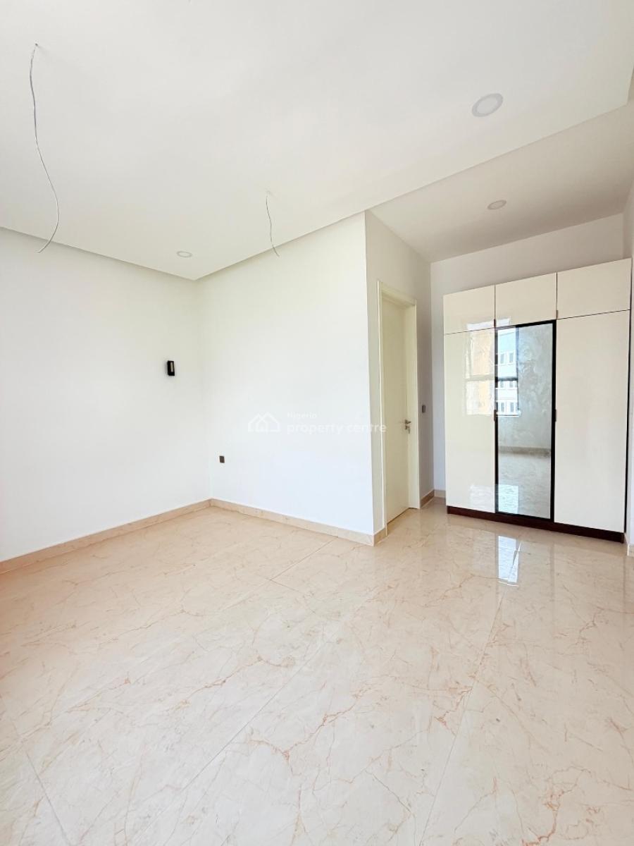 Well Detailed 4 Bedroom Maisonette, Lekki Phase 1, Lekki, Lagos, Flat / Apartment for Sale