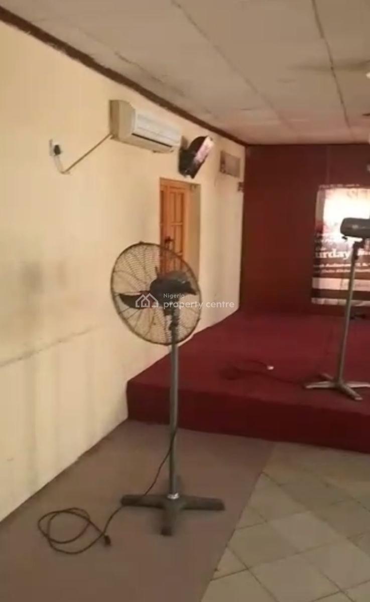 Open Plan Space Upstairs on 230 Sqm, Bode Thomas, Surulere, Lagos, Commercial Property for Rent