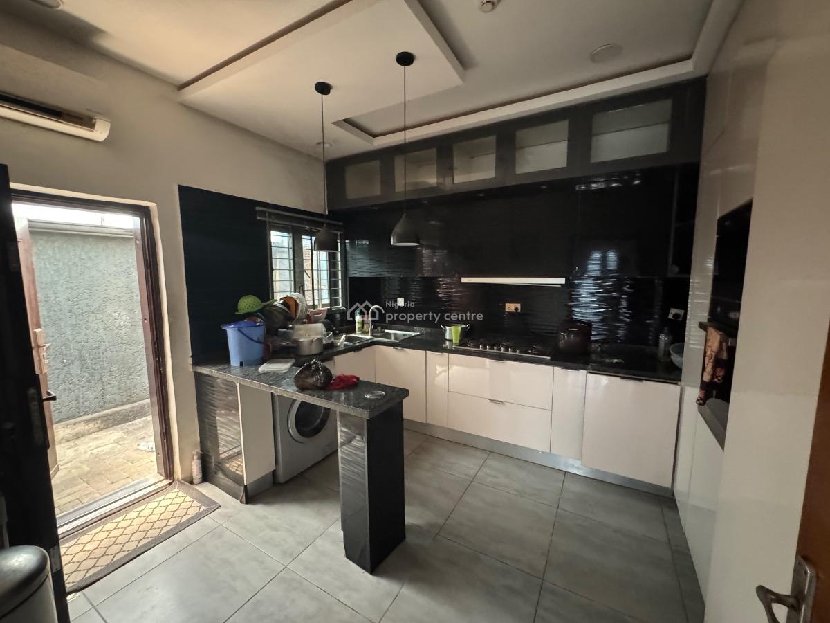 a Luxury 5 Bedroom Fully Detached Duplex with Top Notch Furniture., Lekki Phase 1., Lekki Phase 1, Lekki, Lagos, House for Rent