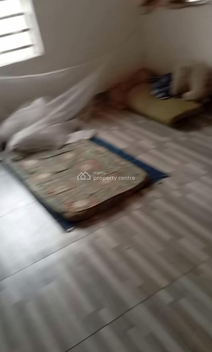 Standard Spacious Decent 3 Bedroom Upstairs Apartment, Collindale Estate Off Funsho Williams Avenue, Surulere, Lagos, Flat / Apartment for Rent