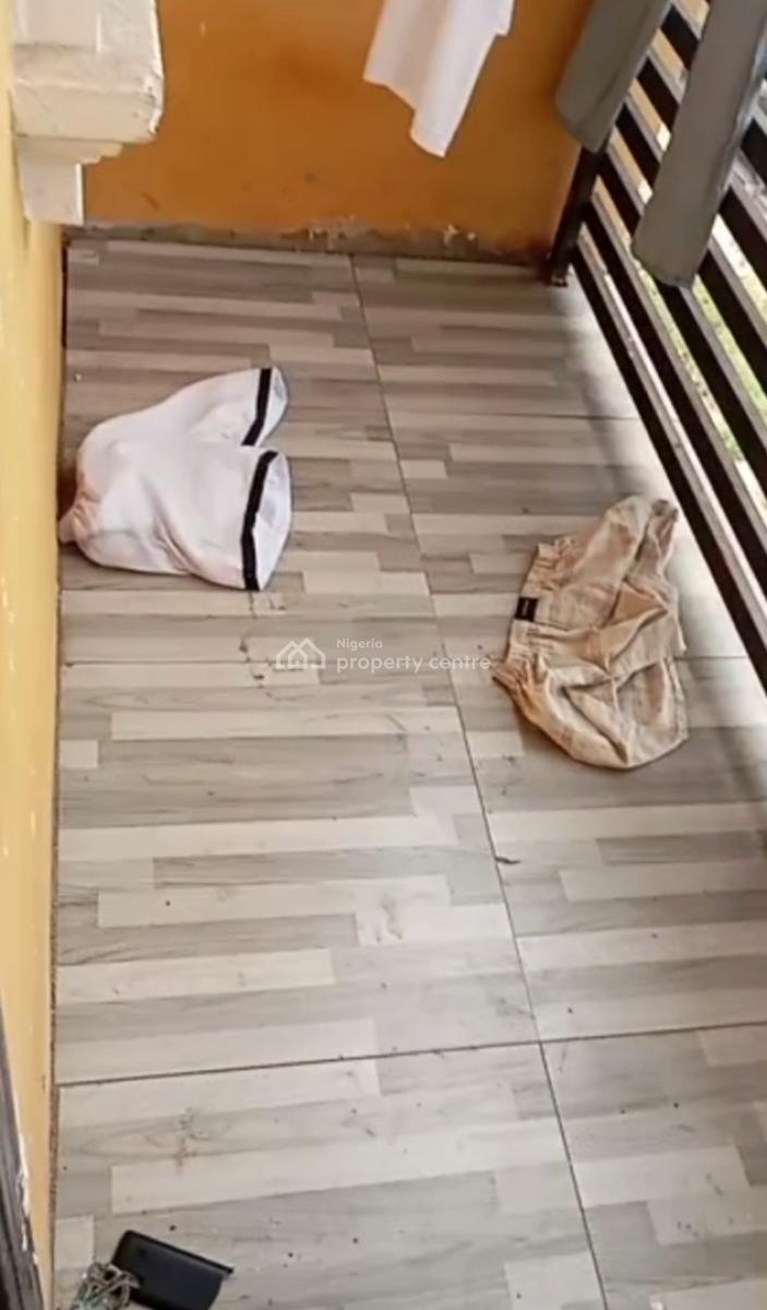 Standard Spacious Decent 3 Bedroom Upstairs Apartment, Collindale Estate Off Funsho Williams Avenue, Surulere, Lagos, Flat / Apartment for Rent