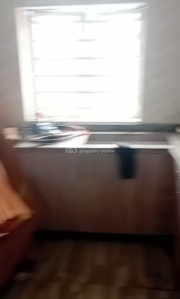 Standard Spacious Decent 3 Bedroom Upstairs Apartment, Collindale Estate Off Funsho Williams Avenue, Surulere, Lagos, Flat / Apartment for Rent