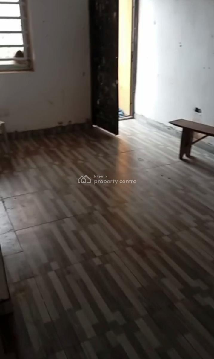 Standard Spacious Decent 3 Bedroom Upstairs Apartment, Collindale Estate Off Funsho Williams Avenue, Surulere, Lagos, Flat / Apartment for Rent