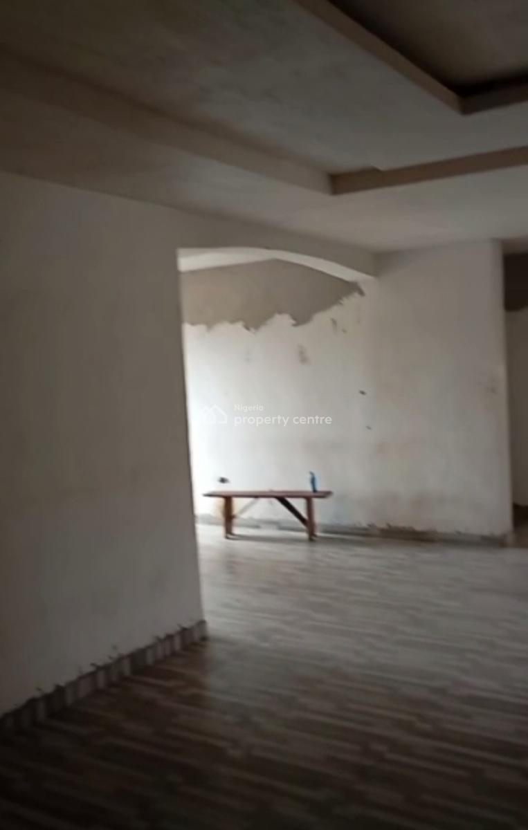 Standard Spacious Decent 3 Bedroom Upstairs Apartment, Collindale Estate Off Funsho Williams Avenue, Surulere, Lagos, Flat / Apartment for Rent