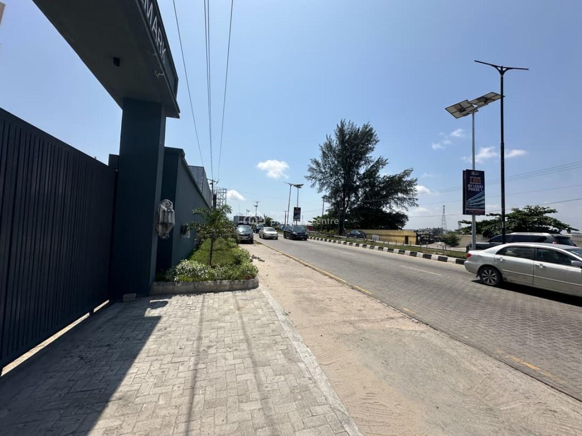 Newly 3 Bedroom Apt Waterfront, Lekki Phase 1, Lekki, Lagos, Flat / Apartment for Rent