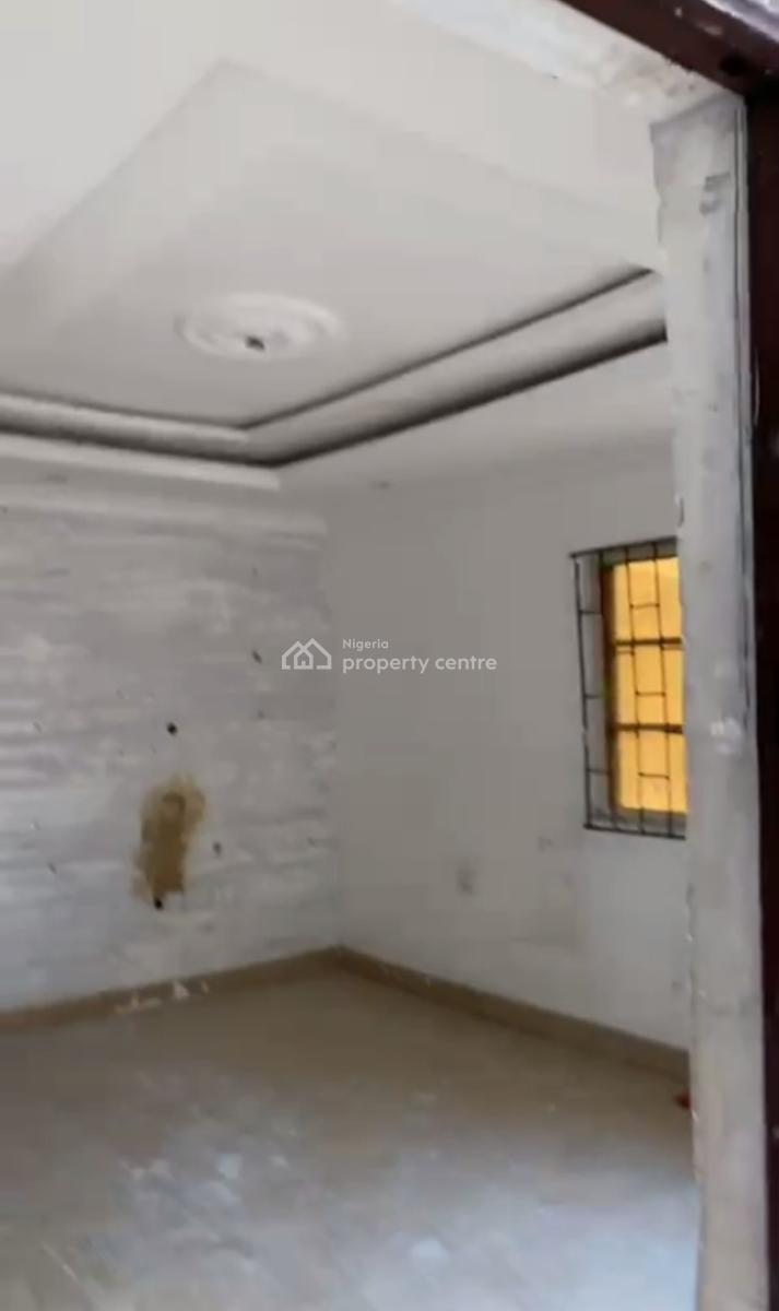 Spacious Standard Renovated 2 Bedroom Apartment, Off Alhaji Masha Rd, Surulere, Lagos, Flat / Apartment for Rent