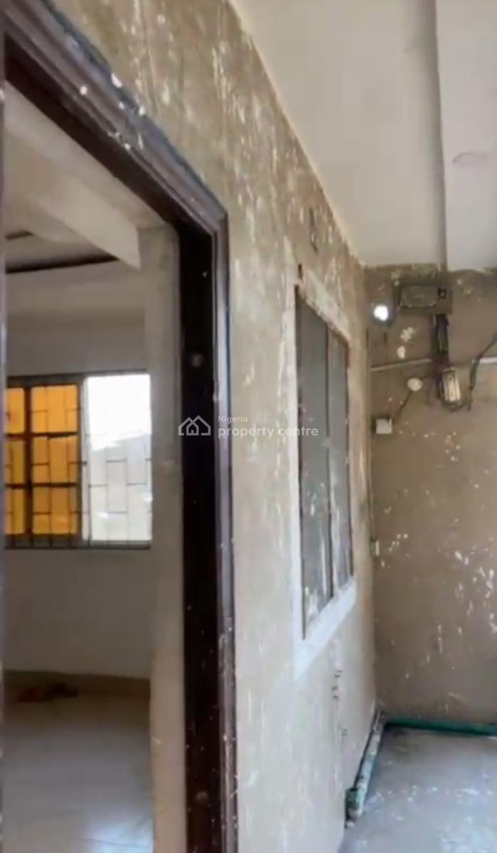 Spacious Standard Renovated 2 Bedroom Apartment, Off Alhaji Masha Rd, Surulere, Lagos, Flat / Apartment for Rent