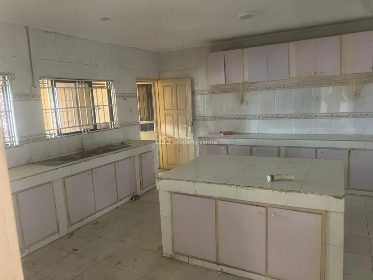Very Spacious 4 Bedroom Penthouse with Bq, Lekki Phase 1, Lekki, Lagos, House for Rent