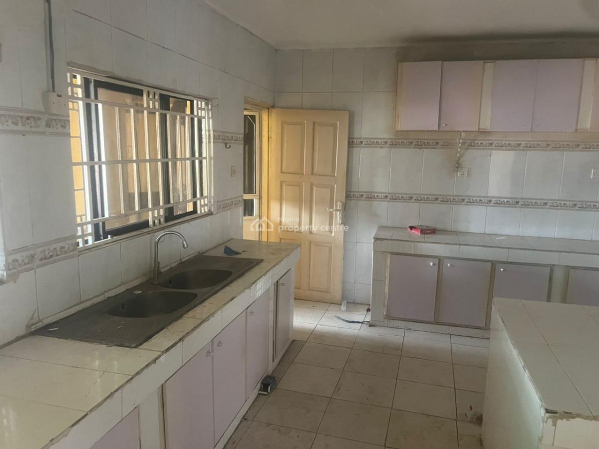 Very Spacious 4 Bedroom Penthouse with Bq, Lekki Phase 1, Lekki, Lagos, House for Rent