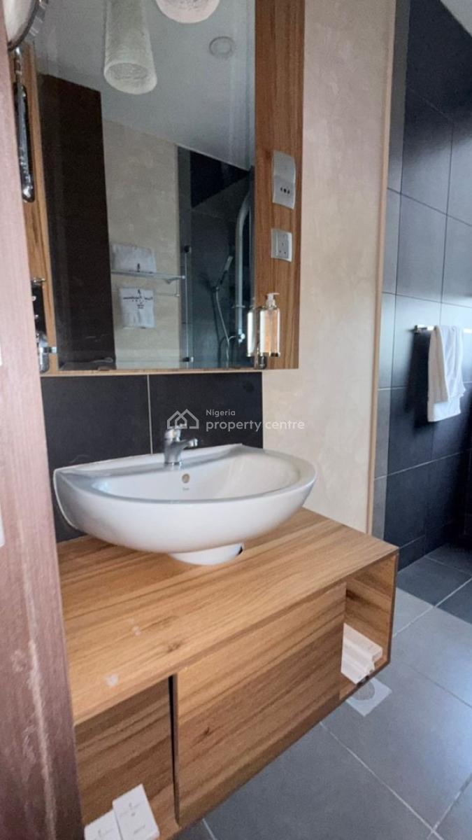 Luxury 4 Bedroom Flat with Excellent Facilities, Victoria Island (vi), Lagos, Flat / Apartment for Sale