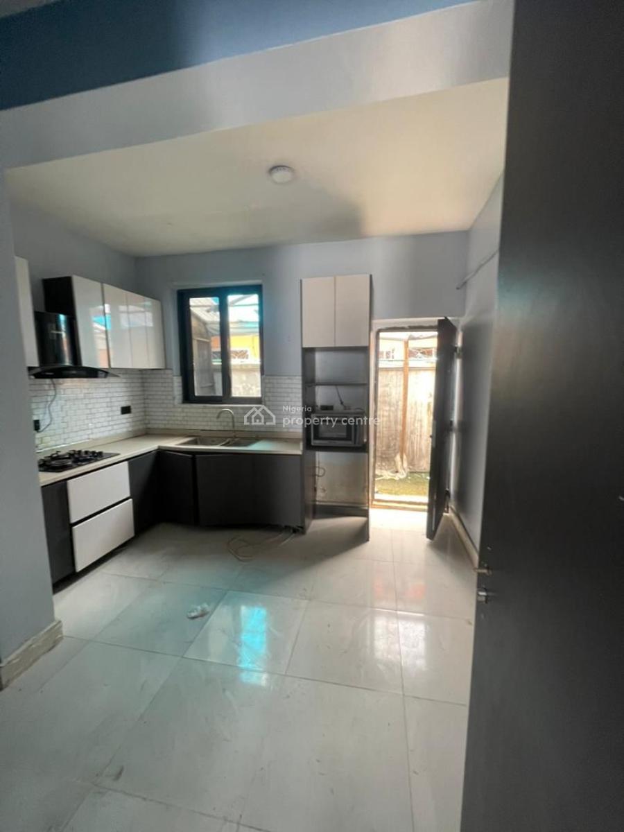 Modestly Built 4 Bedroom Terraced with Bq, Ikate, Lekki, Lagos, Terraced Duplex for Rent