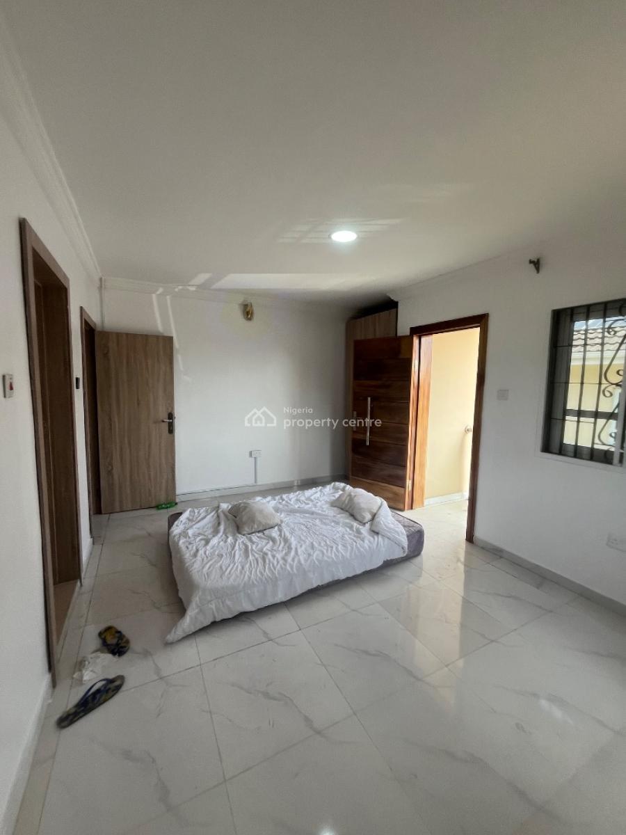Luxury 3 Bedroom Flat Upstairs Just 3 in The Compound, Abraham Adesanya, Ajah, Lagos, House for Rent