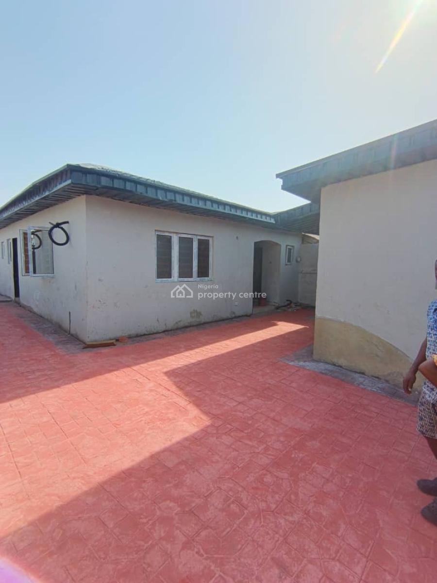 Luxury Self Compound 3 Bedroom Bungalow  with Excellent Facility, Abraham Adesanya, Ajah, Lagos, Detached Bungalow for Rent