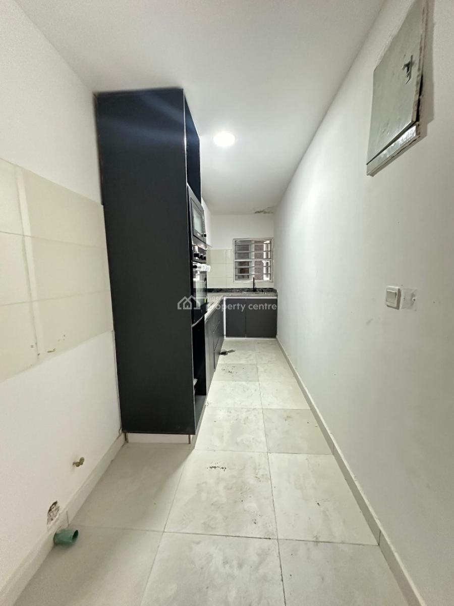 Beautifully Built 2 Bedroom Apartment with Gym and Elevator, Lekki Phase 1, Lekki, Lagos, Flat / Apartment for Sale