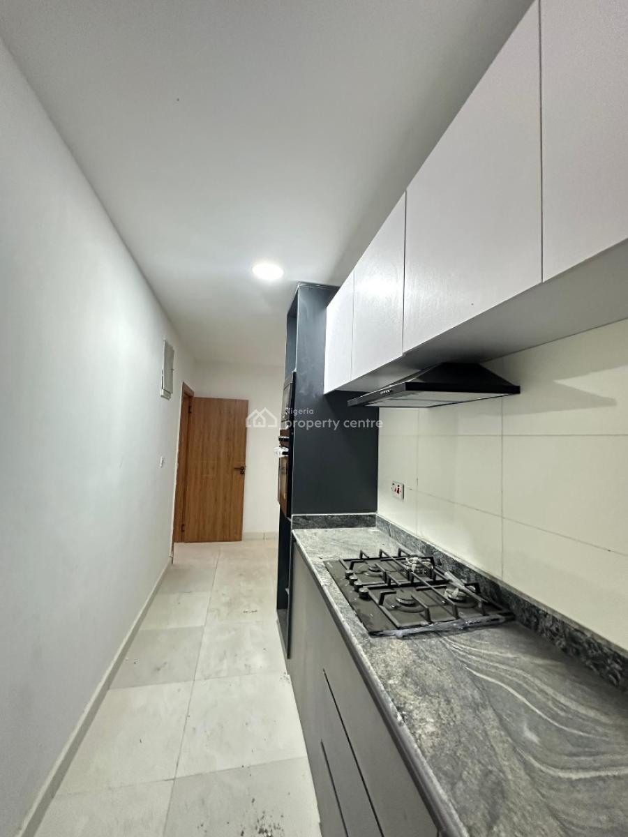 Beautifully Built 2 Bedroom Apartment with Gym and Elevator, Lekki Phase 1, Lekki, Lagos, Flat / Apartment for Sale