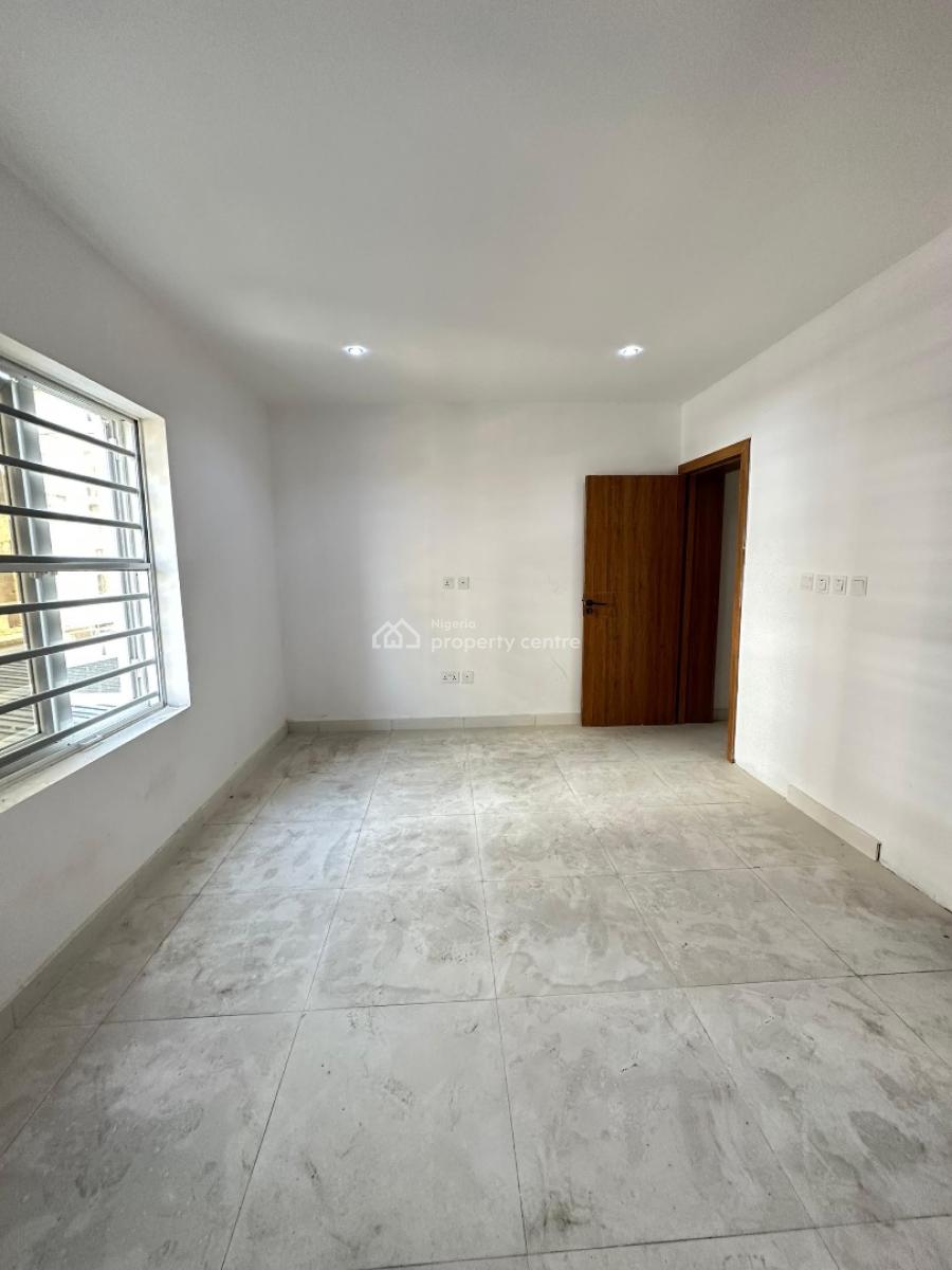 Beautifully Built 2 Bedroom Apartment with Gym and Elevator, Lekki Phase 1, Lekki, Lagos, Flat / Apartment for Sale