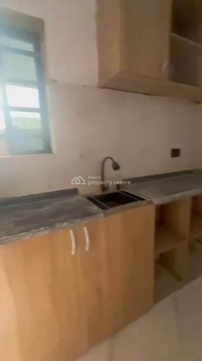 Standard Miniflat, Morocco Road, Yaba, Lagos, Flat / Apartment for Rent