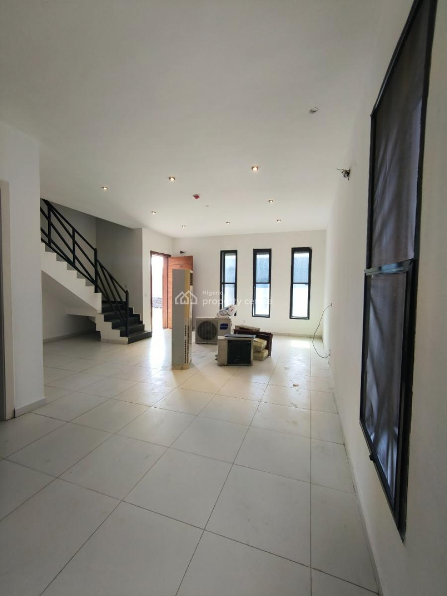 Well Maintained 4 Bedroom Maisonette Plus Bq, Ologolo, Lekki, Lagos, Terraced Duplex for Rent