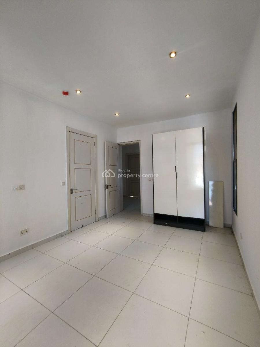 Well Maintained 4 Bedroom Maisonette Plus Bq, Ologolo, Lekki, Lagos, Terraced Duplex for Rent