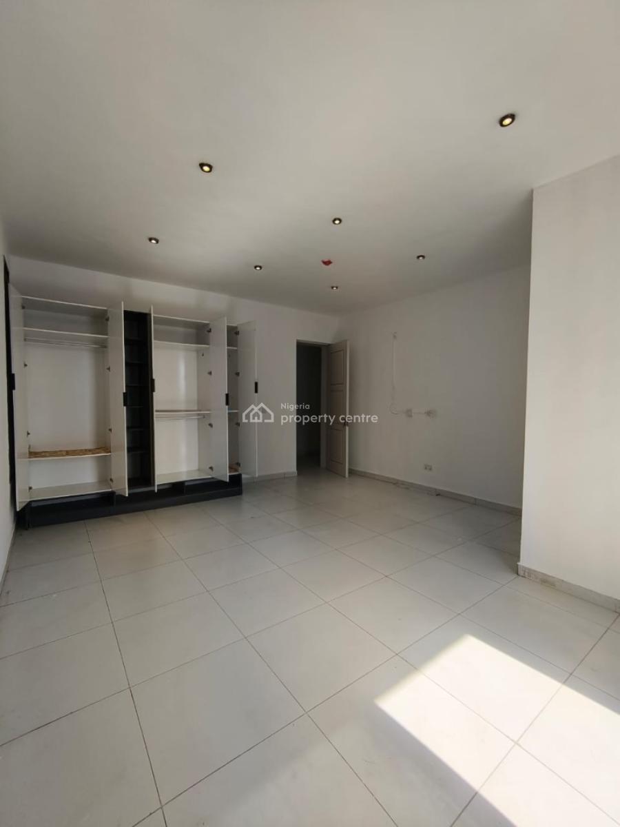 Lovely Well Built 4-bedroom Available, Ologolo, Lekki, Lagos, Flat / Apartment for Rent