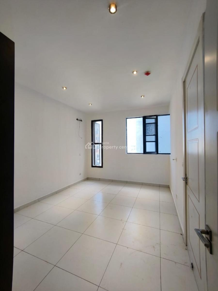 Lovely Well Built 4-bedroom Available, Ologolo, Lekki, Lagos, Flat / Apartment for Rent