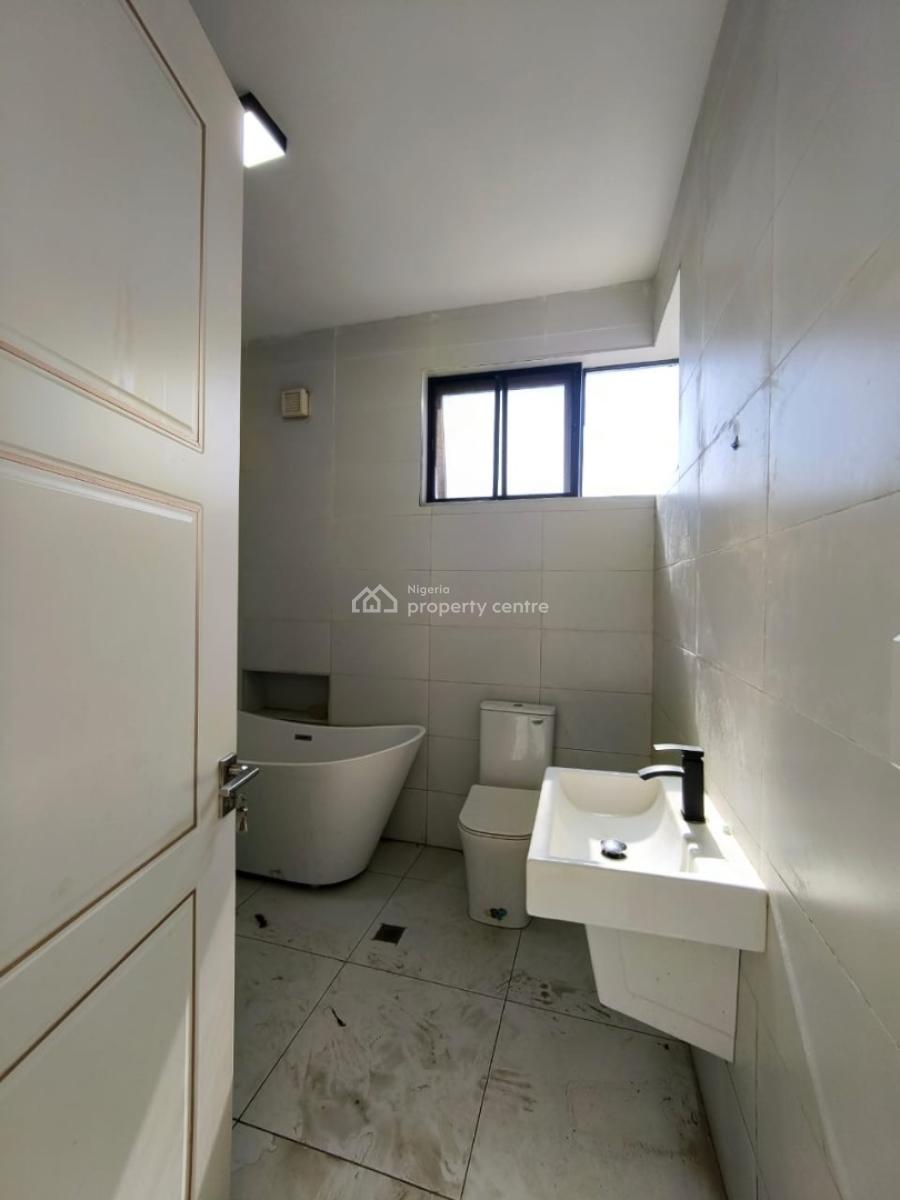 Lovely Well Built 4-bedroom Available, Ologolo, Lekki, Lagos, Flat / Apartment for Rent