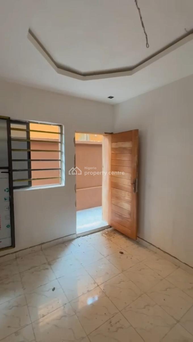 Room Self Contain, Akoka, Yaba, Lagos, Flat / Apartment for Rent