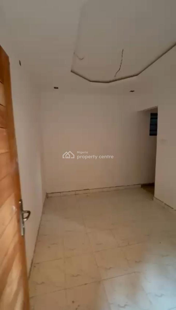 Room Self Contain, Akoka, Yaba, Lagos, Flat / Apartment for Rent