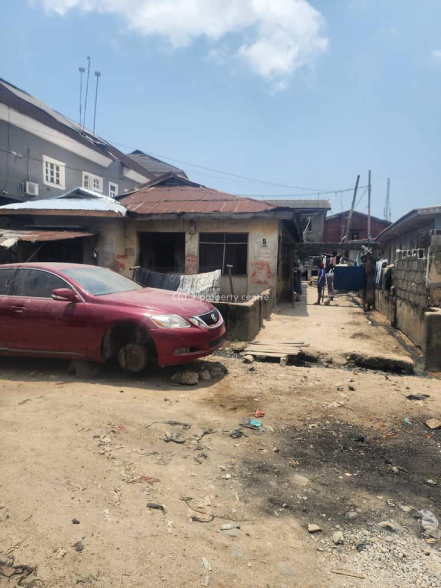 Demolishable Property on a Plot of Land Measuring Approximately 566.2m, Off Park Road, Ebute Metta West, Yaba, Lagos, Land for Sale