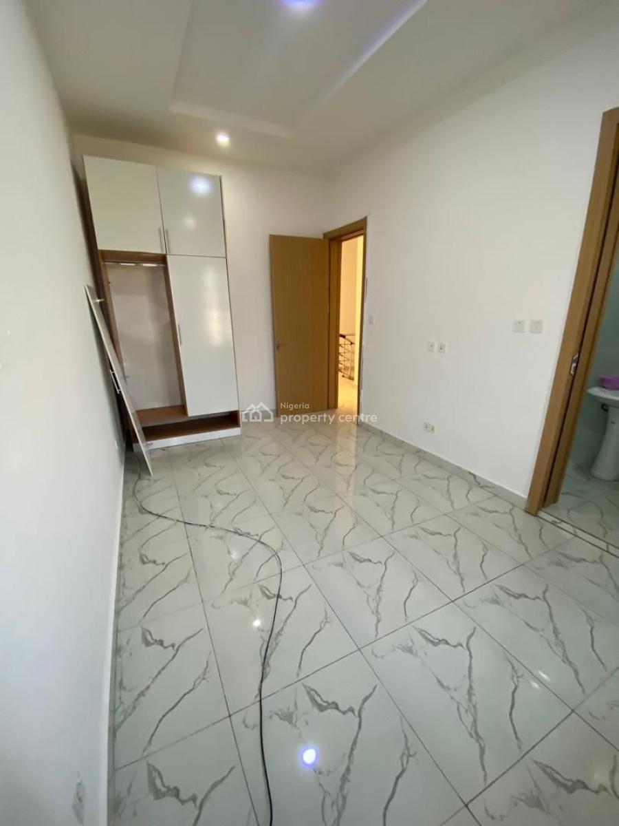 Spacious Single Room Shared Apartment, Orchid, Lekki, Lagos, Flat / Apartment for Rent