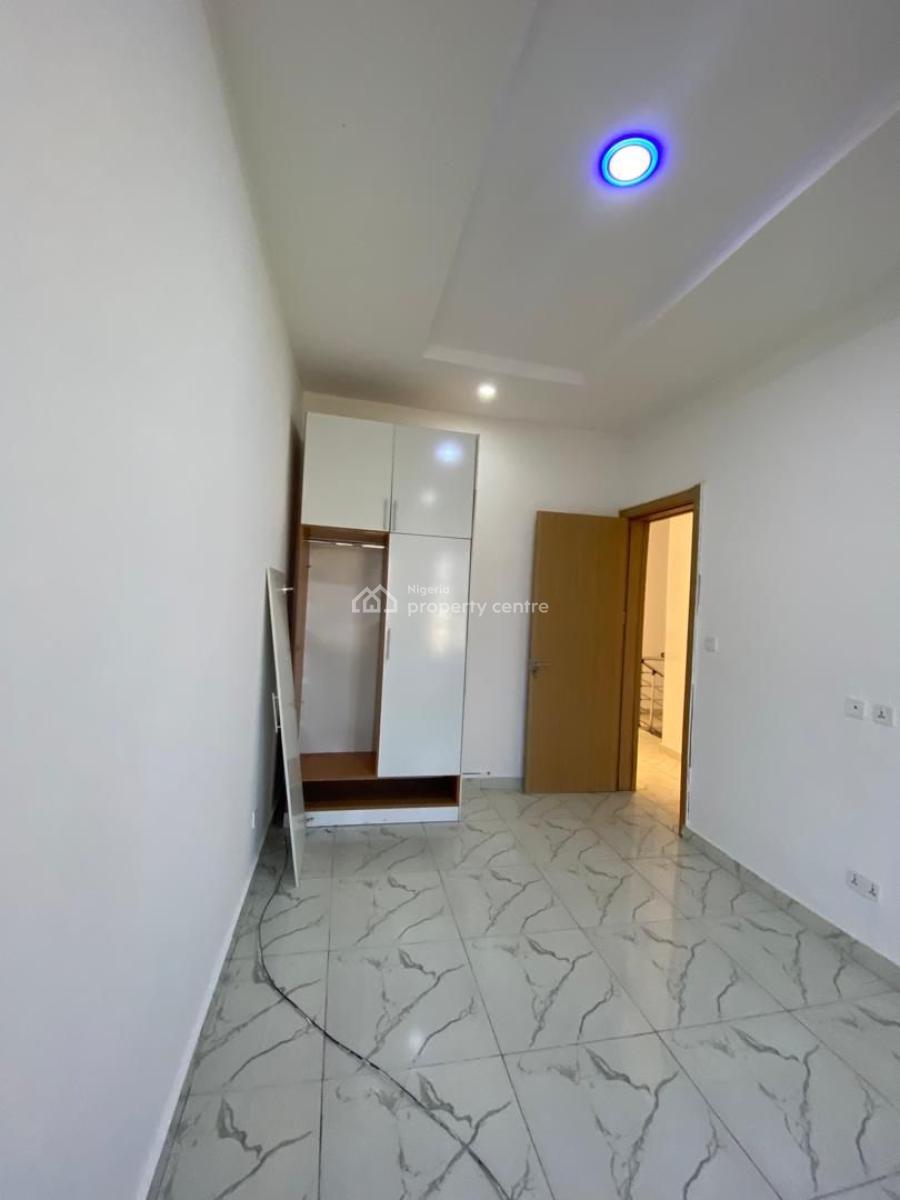 Spacious Single Room Shared Apartment, Orchid, Lekki, Lagos, Flat / Apartment for Rent