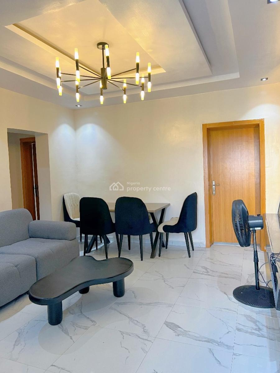 Executive 2 Bedrooms Apt in Ilupeju  Ideal for Corporate/family Stay, 14, Arikewuyo Street, Off Ilupeju-onipanu Road., Ilupeju, Lagos, Flat / Apartment Short Let
