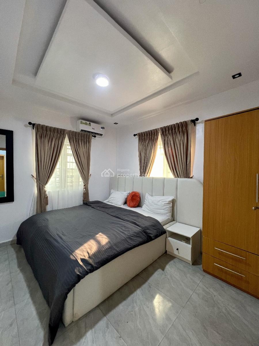 Spacious 2 Bedroom Flat in Ilupeju for Family Stays/ Hangouts, 14, Arikewuyo Street, Off Ilupeju-onipanu Road., Ilupeju, Lagos, Flat / Apartment Short Let