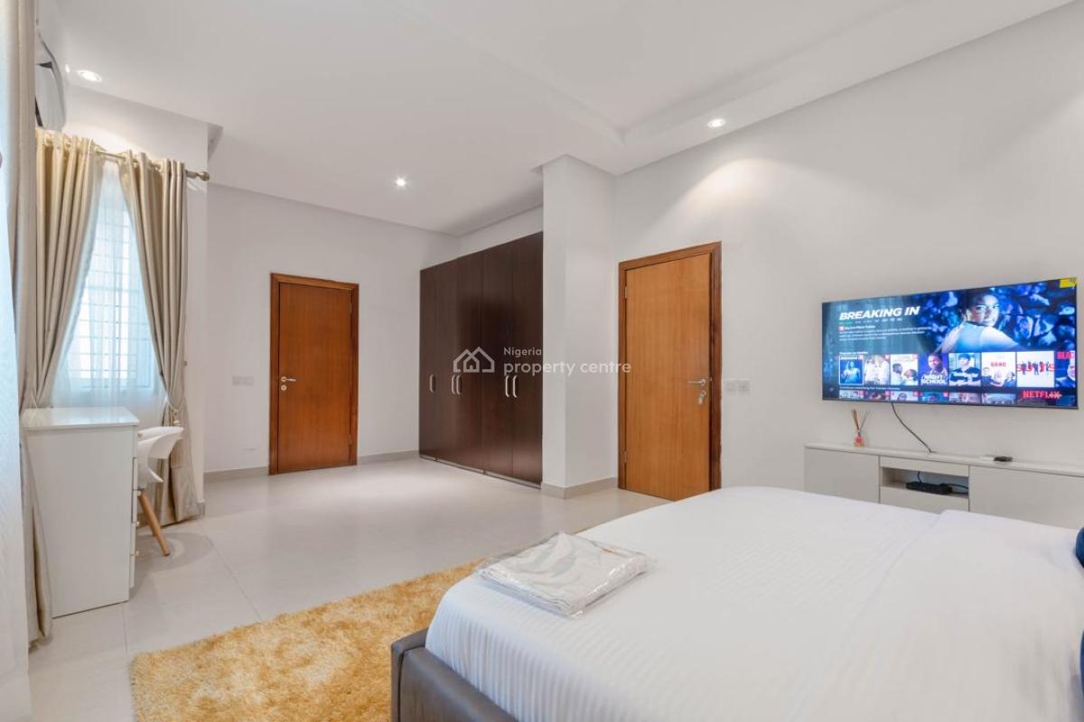 Beautiful 3 Bedroom Apartment, Bashorun Okusanya Street, Off Admiralty Way, Lekki Phase 1, Lekki, Lagos, Flat / Apartment Short Let