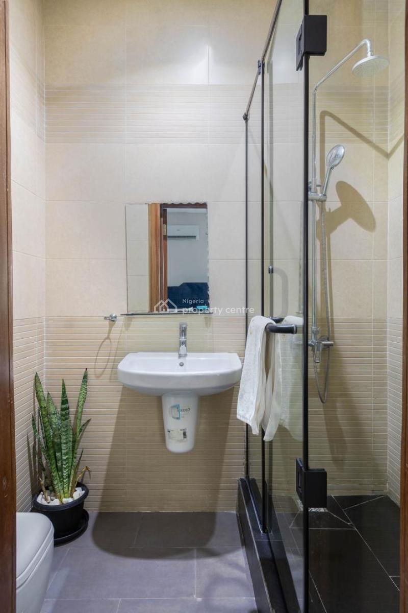 Beautiful 3 Bedroom Apartment, Bashorun Okusanya Street, Off Admiralty Way, Lekki Phase 1, Lekki, Lagos, Flat / Apartment Short Let