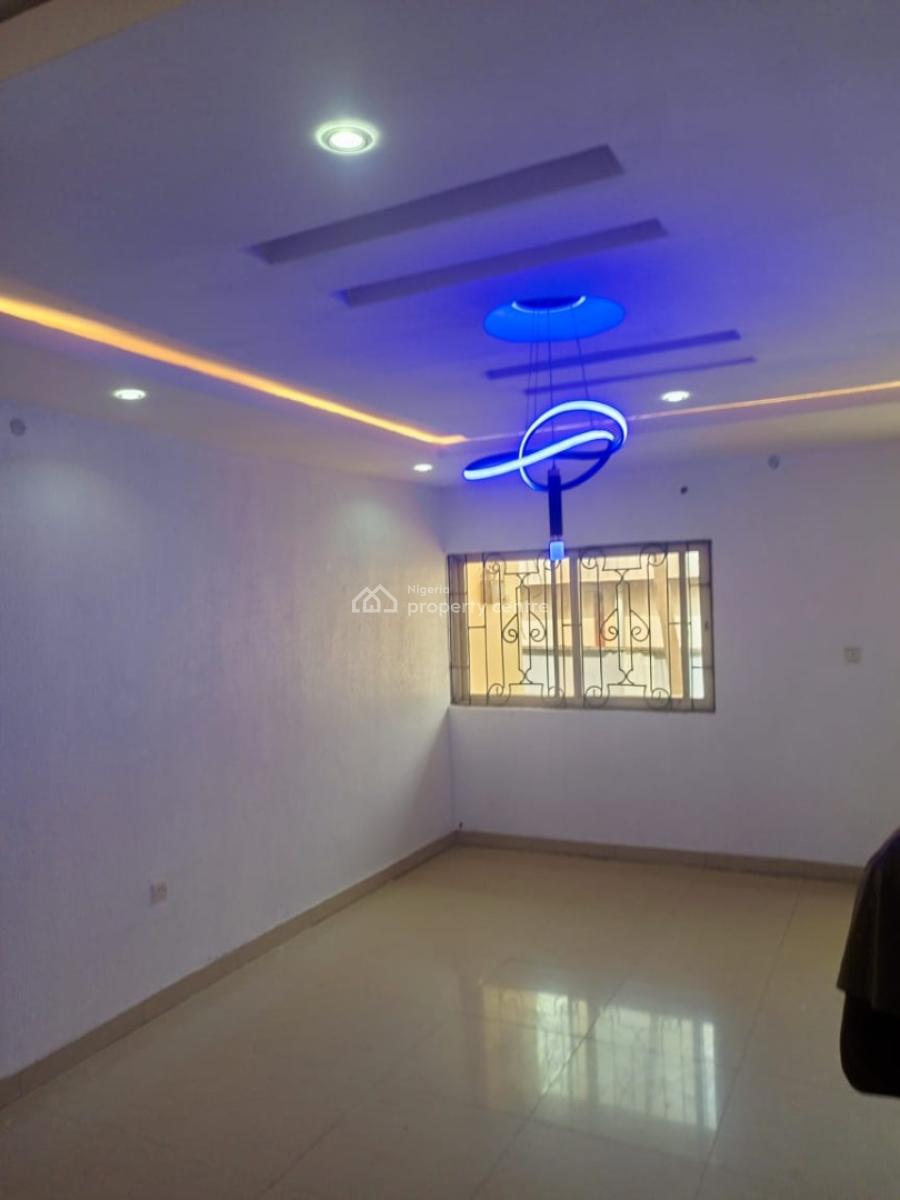 3 Bedroom Flat Upstairs, Harmony Estate, Magodo, Lagos, Flat / Apartment for Rent