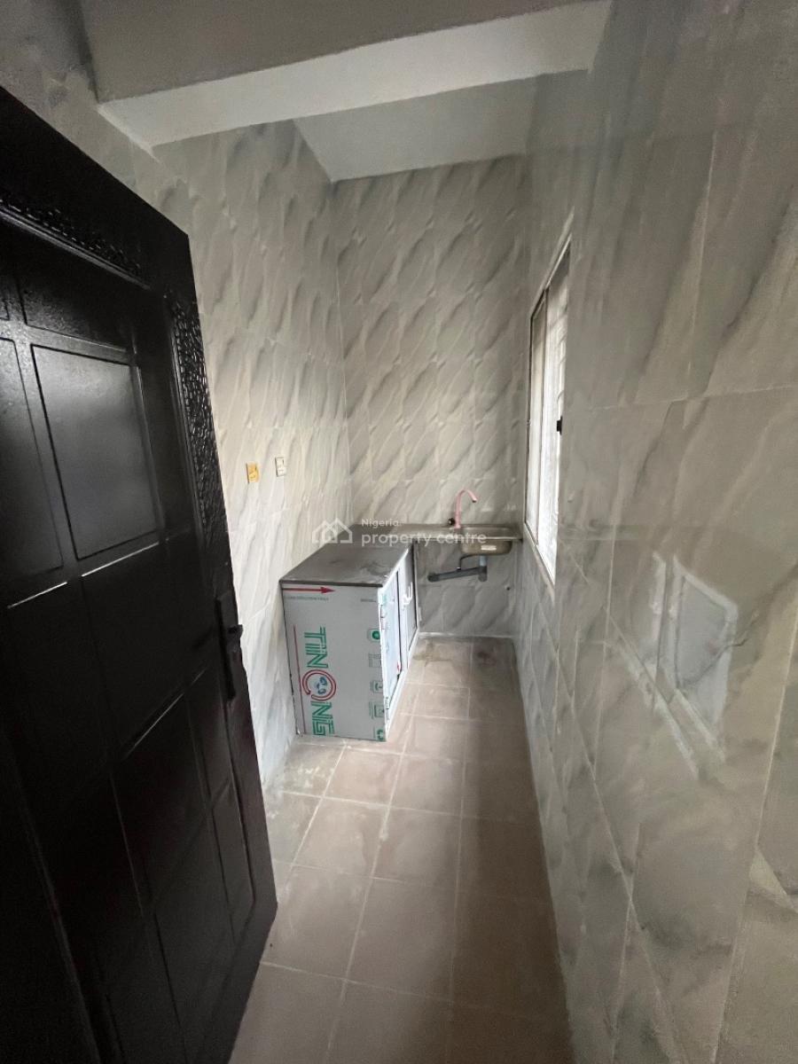 Mini Flatc, Off Admiralty Way, Lekki Phase 1, Lekki, Lagos, Mini Flat (room and Parlour) for Rent