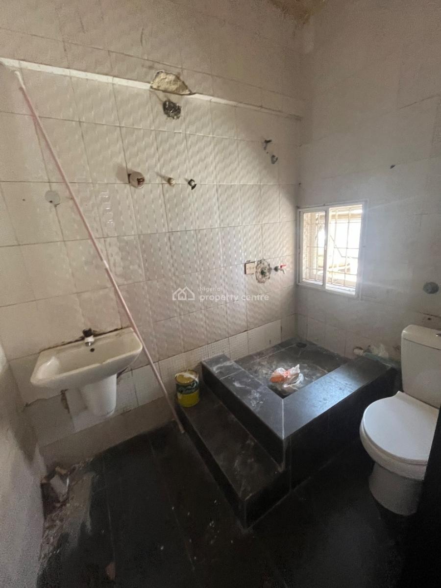 Self Contain, Off Admiralty Way, Lekki Phase 1, Lekki, Lagos, Self Contain (single Rooms) for Rent