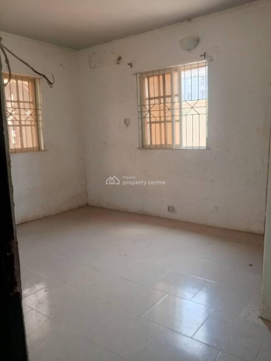 Lovely Standard and Executive 3bedroom, Yaba, Lagos, Flat / Apartment for Rent