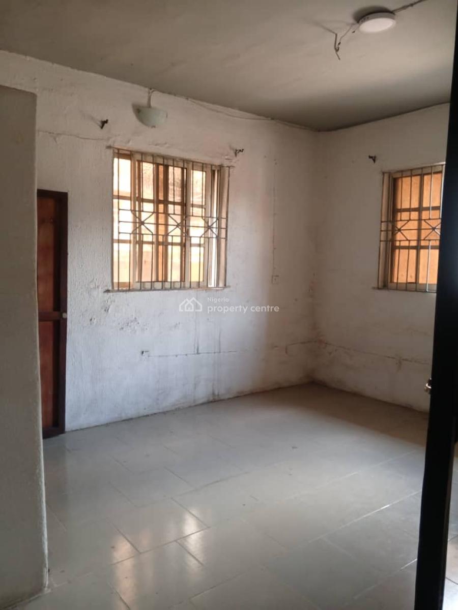 Lovely Standard and Executive 3bedroom, Yaba, Lagos, Flat / Apartment for Rent