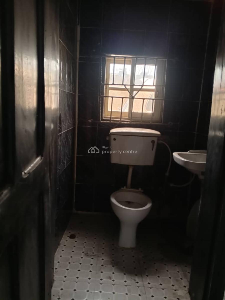 Lovely Standard and Executive 3bedroom, Yaba, Lagos, Flat / Apartment for Rent