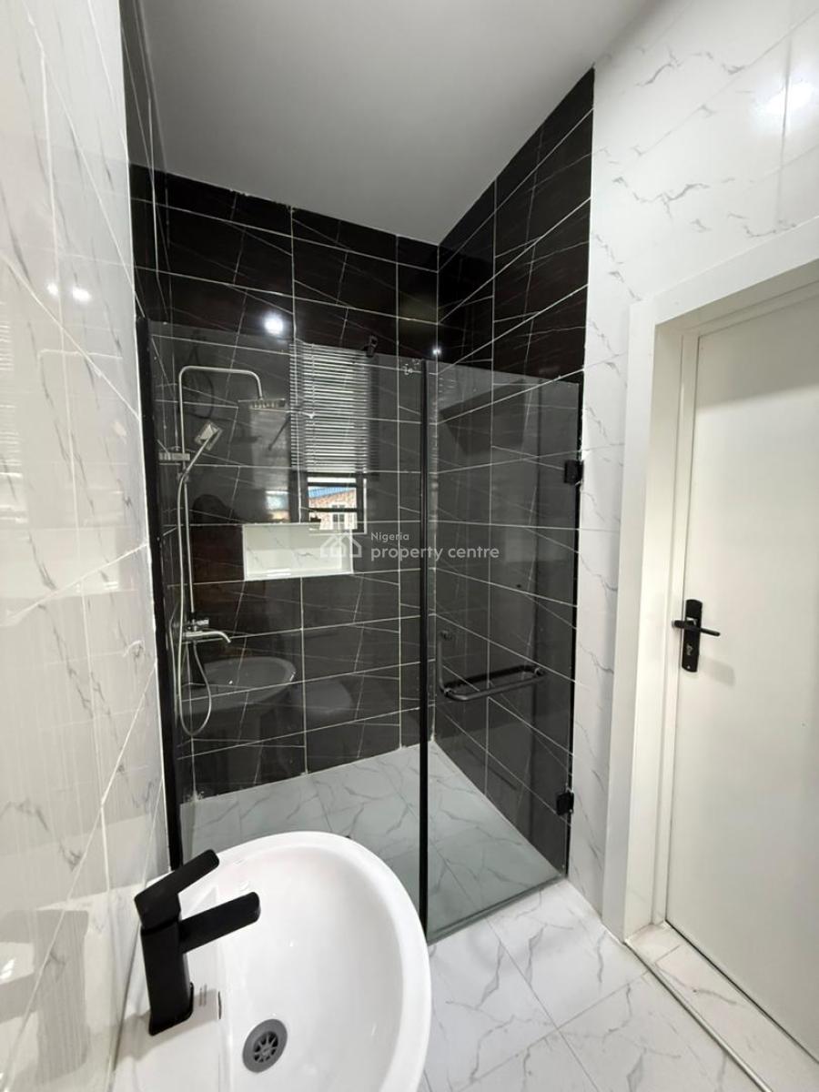 Brand New Luxury & Spacious 1bedroom with Cinema , Ps5 , Gym and Pool, Classical Decor, Smart Google Home, 24/7 Electricity and Security, Lekki, Lagos, Flat / Apartment Short Let