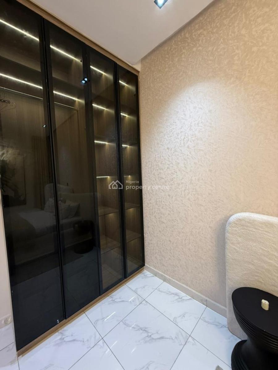 Brand New Luxury & Spacious 1bedroom with Cinema , Ps5 , Gym and Pool, Classical Decor, Smart Google Home, 24/7 Electricity and Security, Lekki, Lagos, Flat / Apartment Short Let