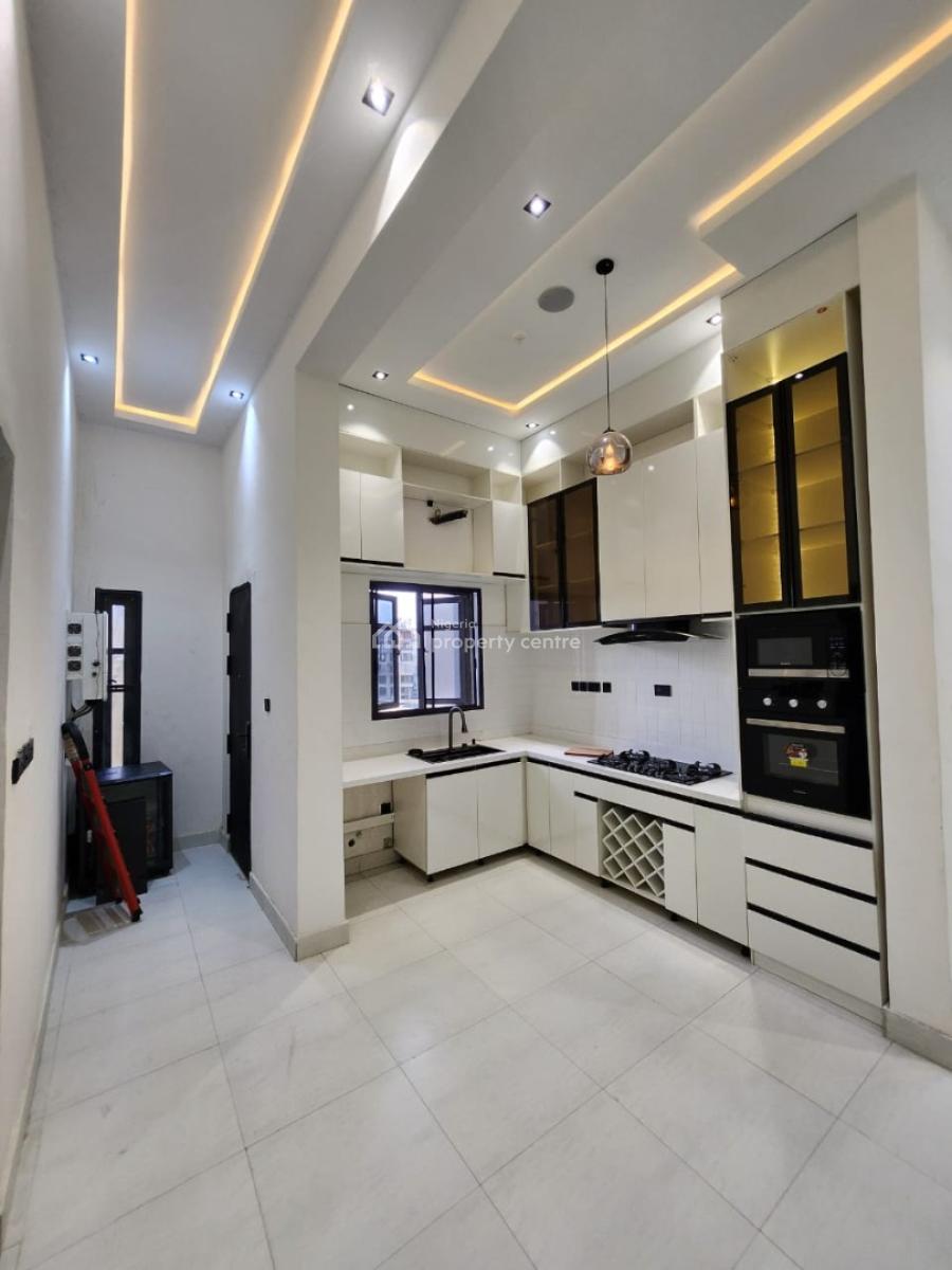 Brand New 3 Bedroom Apartment with, Elevator, Gym and Bq, Lekki Phase1, Lekki Phase 1, Lekki, Lagos, Flat / Apartment for Rent